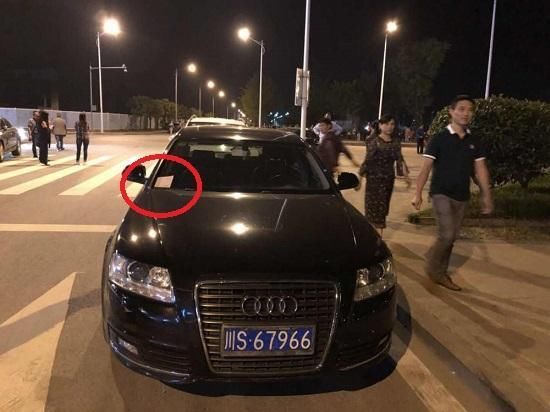 网传开江交警对乱停乱放豪车不贴罚单，事实真相却是......