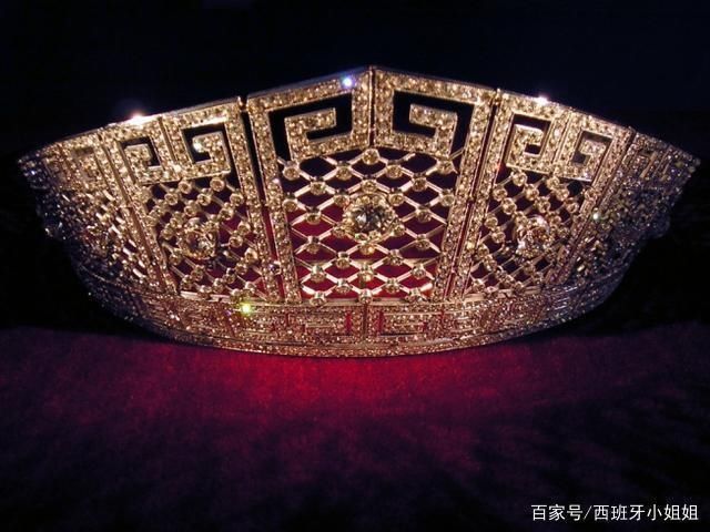  「梳子王冠」koch的光芒在这些王冠上继续闪耀，3顶冠冕最爱的还是大梳子