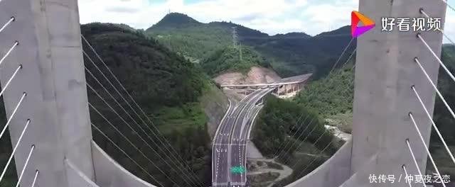 堪称我国最可怜的大桥，世界第一还没坐稳，就被另一座大桥取代！