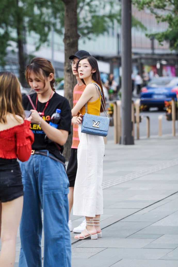 成都街拍，身材好颜值高穿什么都好看