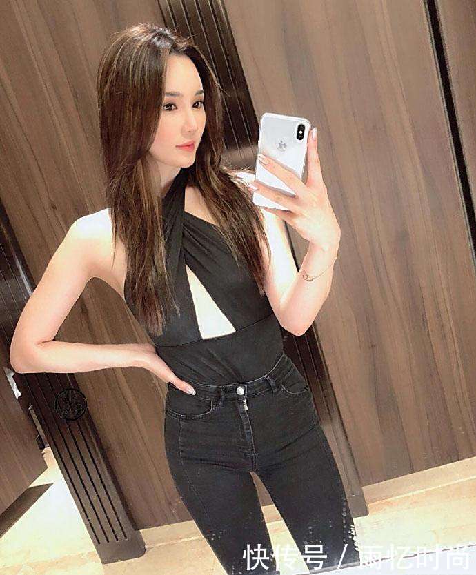 紧身的牛仔裤简约搭, 秀出好身材, 穿出青春魅力