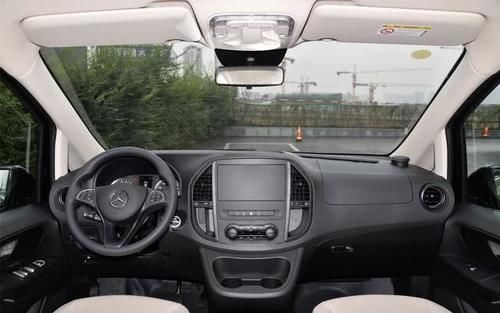 『级推荐车型』你想要的“面包车”基本都在这,其中1款配冰箱彩电,像移动宫殿