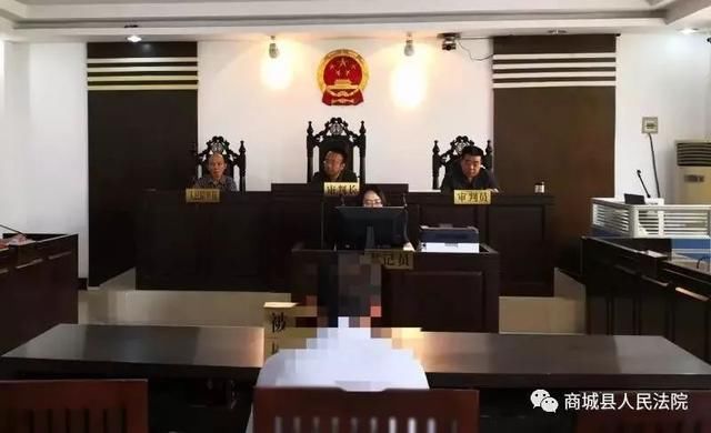 扫黑恶打盗诈提两率丨想钱想疯了，竟敢在朋友圈冒充警察骗钱！