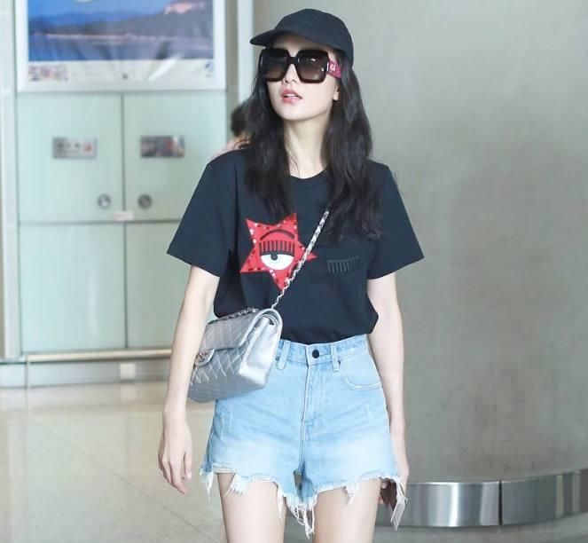 路人镜头下的王鸥：图3展现完美至极五官，最后一张脖子好长！