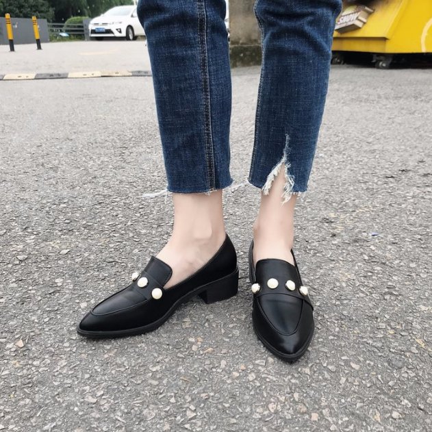 女人再穷也要有一双时尚女鞋，里面大有讲究，真是帅惨了