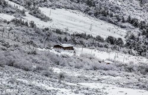 黑白诗画——色季拉山雪中观南迦巴瓦