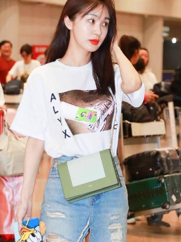 看了李菲儿包臀裙，再看看马苏，网友：少女与女神的差距一目了然