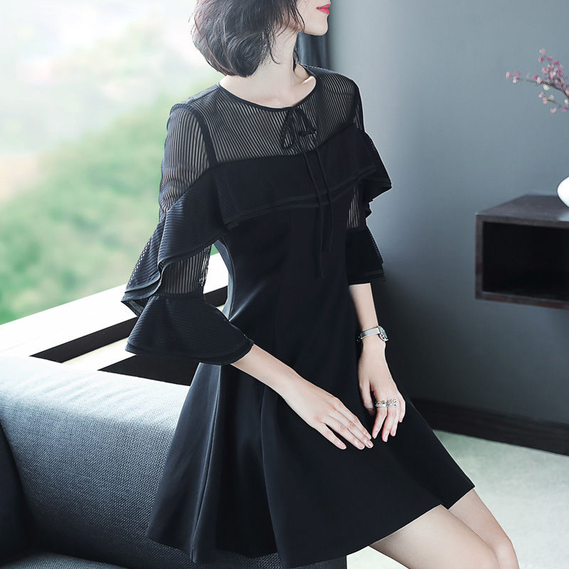 收腰连衣裙尽显好身材，今夏你可别错过哦