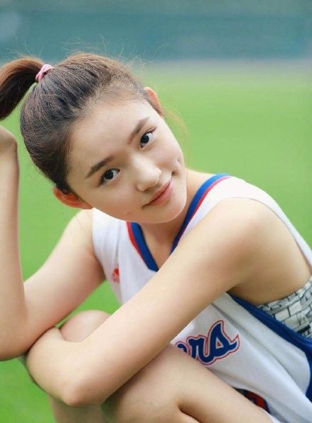 林允回应撕脚皮说了这样的话，这次连粉丝也救不了她