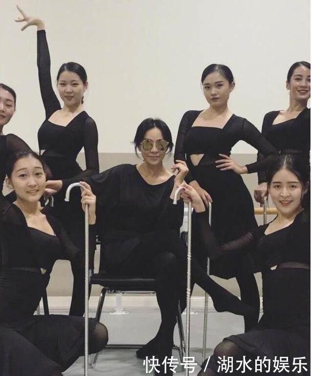 网上传播52岁高龄已怀孕俩个个月？刘嘉玲发微博公布答案