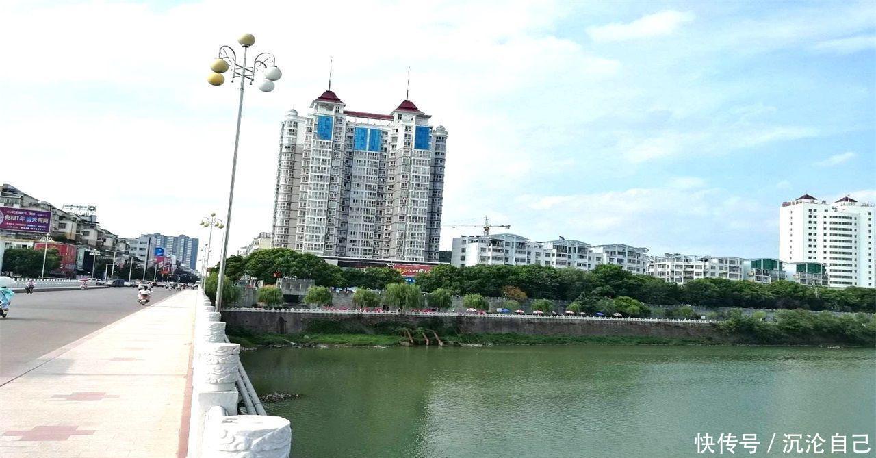 河南一座城市，是省内唯一的南方城市，比两个郑州还要大