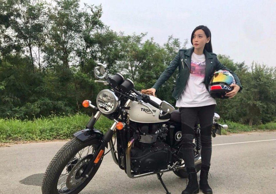 有一种耳环叫于文文的耳环,别人都不敢尝试,网友:你这是锁吧!