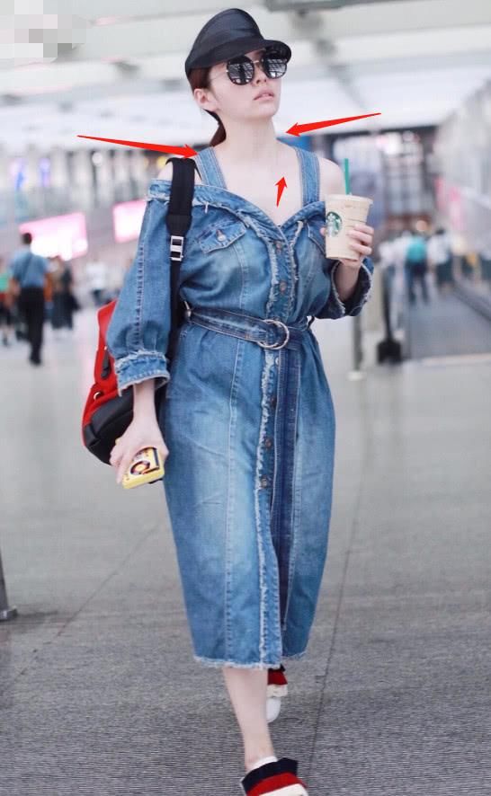 到底胖了几斤？张靓颖穿牛仔裙亮相，竟成了“土胖”本人！