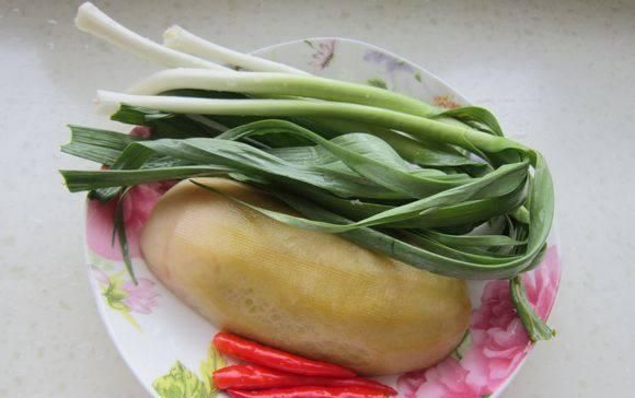  「猪皮」它是“天然胶原蛋白”，5块钱1斤，比敷面膜管用，40岁不显老