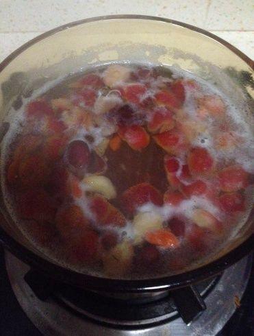 巧用山楂减肥，每天喝一碗，刮油瘦全身，2个月甩脂41斤，瘦一圈