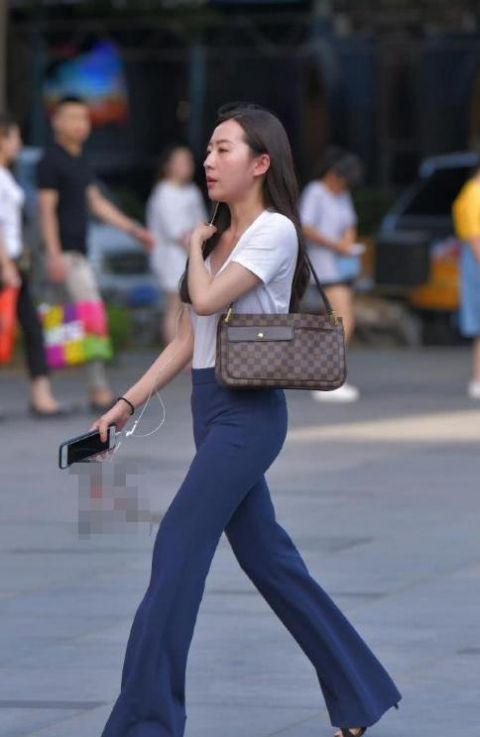  【休闲裤】身材好的美女，就算穿休闲裤，也会很迷人