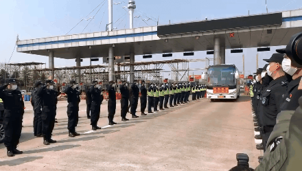  #迎接#全城瞩目！刚刚，英雄到家了！日照“最高礼遇”迎接！