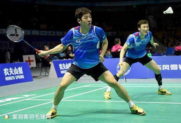 不止稳定更要舒适！胜利P8510球鞋测评