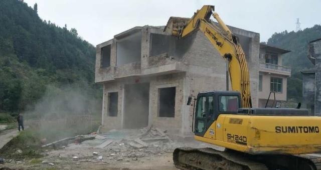 为什么同样是拆迁，城里越拆越富，农村却越拆越穷呢？可算知道了