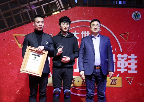 维密模特现场体验 温州鞋黑科技挑战基尼斯纪录