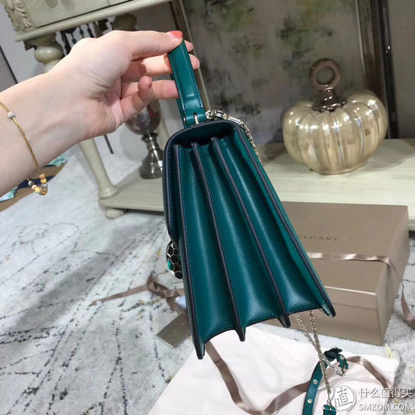 宝格丽祖母绿小号蛇头包入手评测