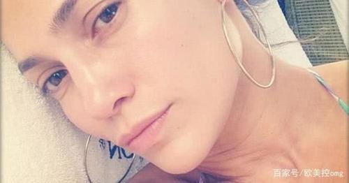 这些好莱坞女神们说自己发的是素颜照,可有的还能看出化妆的痕迹