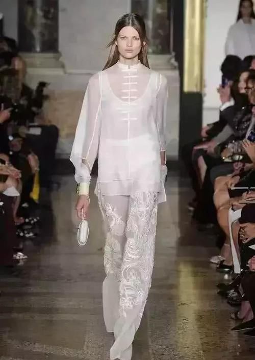  『分享』你喜欢旗袍吗？喜欢做衣服吗？旗袍纸样设计分享