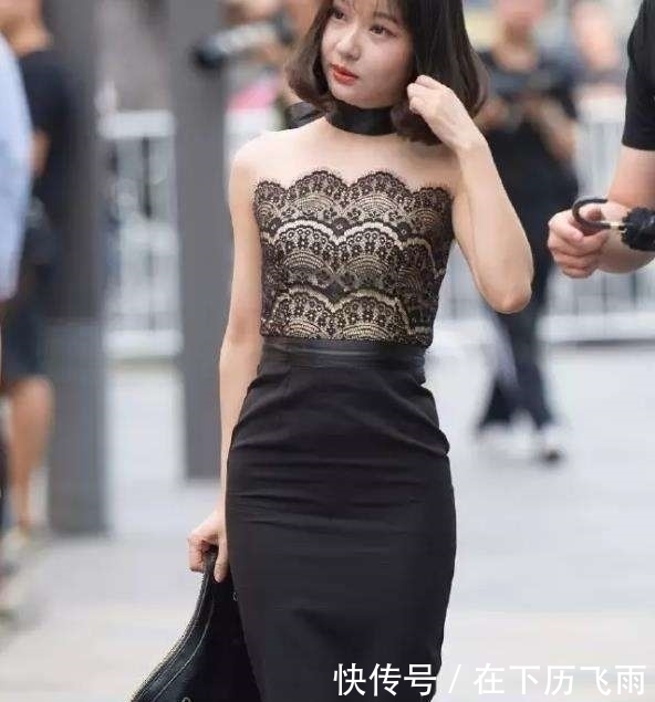 『美女』迷人靓丽的美女街拍:简约不简单的美女,吸引无数目光