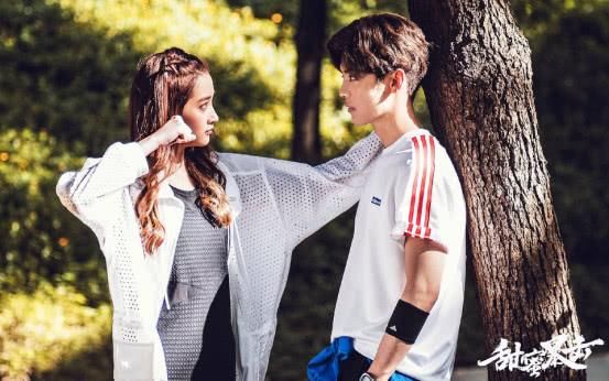 鹿晗退出节目录制，却陪女朋友去日本，网友：造谣是要翻车的