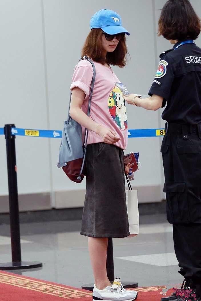 蔡依林剪个叉就拯救了这条“显短裙”,刘诗诗还没她穿的显腿长!