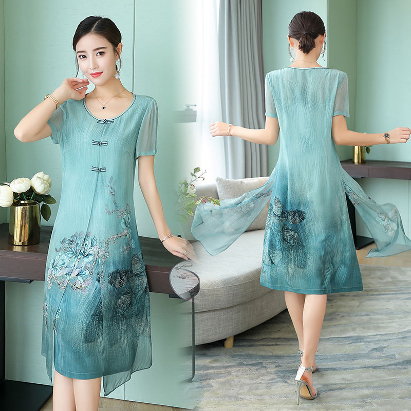 任何年龄段的女人穿上旗袍，都惊艳得让人挪不开眼，美到炸