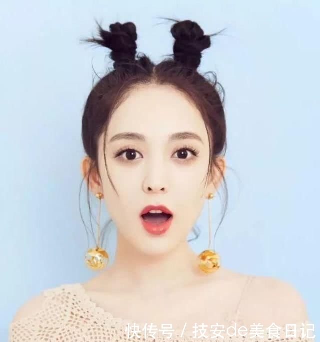 『高丸子』这个时候丸子头成了女孩们的首选 轻松搞定的慵懒发型