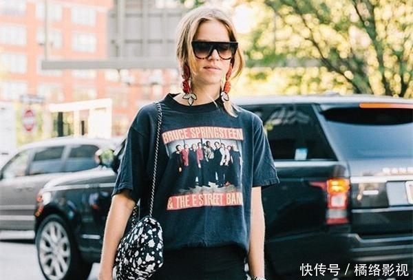 「字母T」基础T恤只要挑得对,不仅get穿搭高级感,穿出显瘦身材不是问题