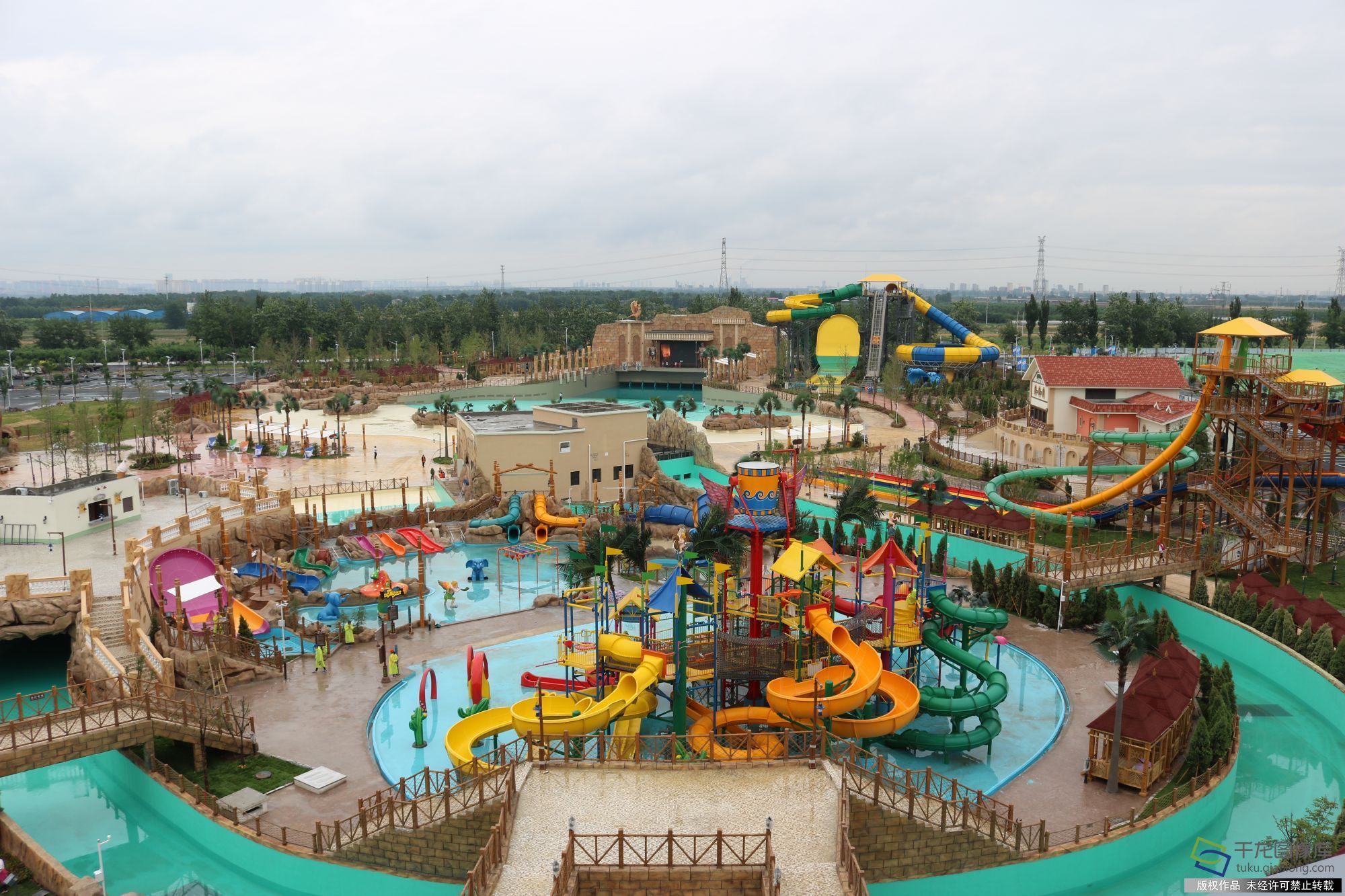 中建二局北京分公司承建的北国水世界项目正式