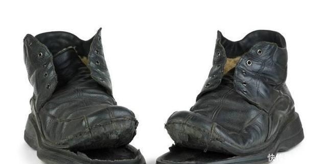 听到iPhoneX要卖9800, 农民工说了一句话, 镇在场所有人