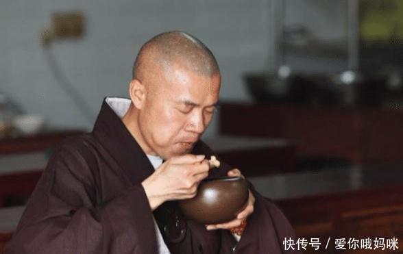 游客:寺庙旅游尽量少捐“香火钱”?看看和尚的伙食你就知道了