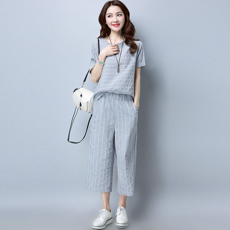 老婆旅游从不穿裙子!穿套装比裙子美腻太多了，怎么看都美