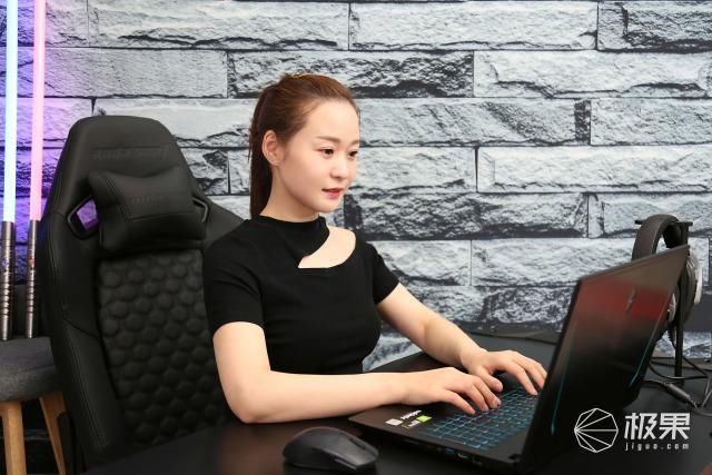  尺寸■十代酷睿i7+大尺寸高刷电竞屏，游戏发烧友亲测，你想要的它都有~