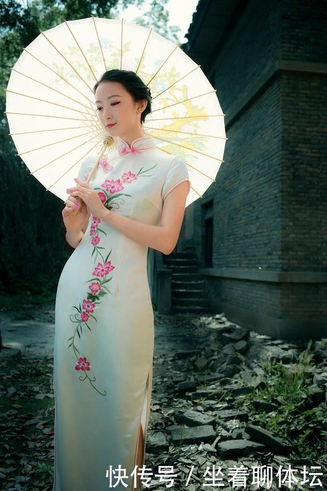  『旗袍就』穿旗袍是有学问的！那些穿旗袍好看端庄的女子，都会注意这五点！