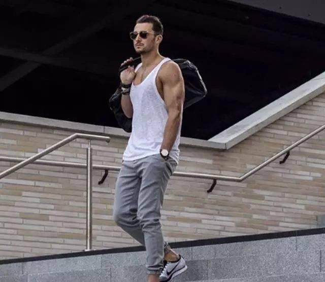 【健身运动】全员刮起健身运动热潮!你也必须这种品类拗造型