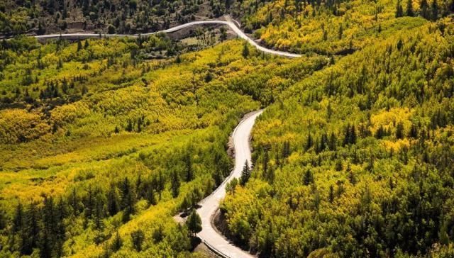 山高路远，美到极致的自驾公路旅行