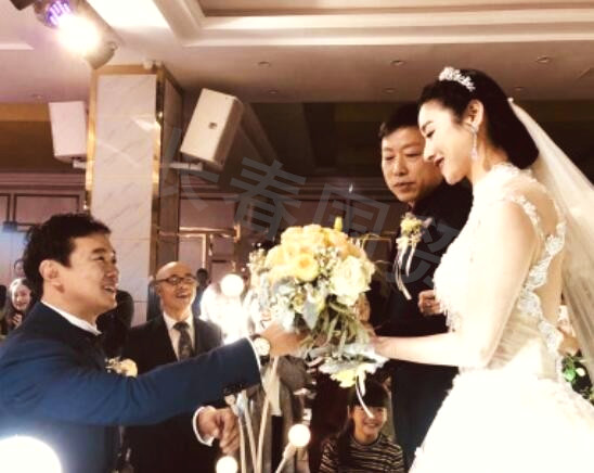 她是张艺谋再婚超生事件第一爆料人,当年被质疑炒作,如今已结婚