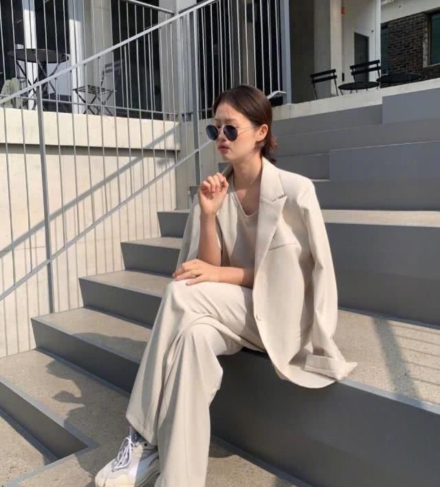  「腿部的线条」大长腿更显气场！日本时尚博主亲身示范性突显修长美腿的穿衣搭配，秒缩小心计