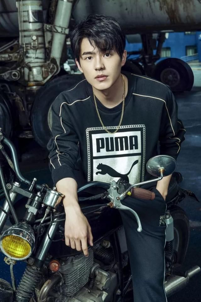 今年最嘻哈的球鞋来了！不仅火了 50 年，还是说唱大佬的最爱！