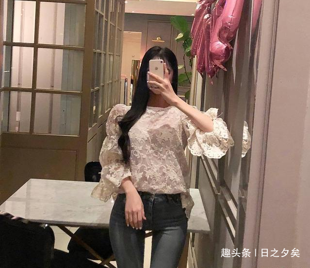 #美女#细心搭配的牛仔裤美女,使得穿着更有质感,展现美女的曼妙身材!