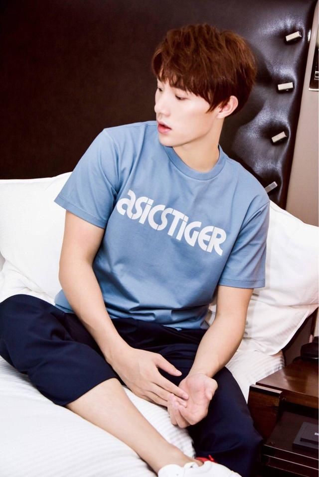 黄圣池这一身，是你要的范儿，男友力霸屏