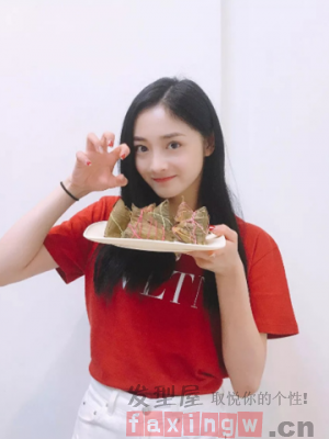 气质迷人中分发型 感受中分带给你的时尚魅力