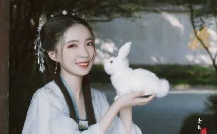 『宠妃』“你是什么绝世宠妃?!”汉服女孩也太仙了…