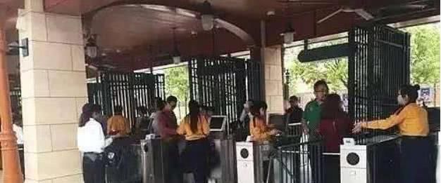 迪士尼最终开口了，对游客带食物表示客观认同，网友：终于低头了