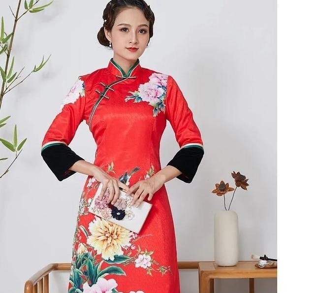 #气质端庄#女人从皮美到骨, 气质端庄旗袍中长款旗袍!